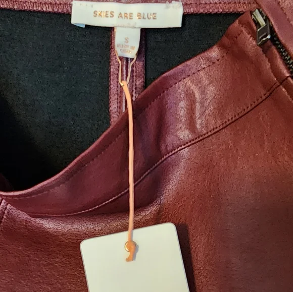 Red Burgundy Vegan Leather Midi Skirt Sleek Slit Sz Small Highwaist - Picture 5 of 7